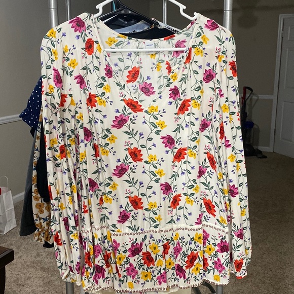 Women’s Floral Top - Picture 1 of 2